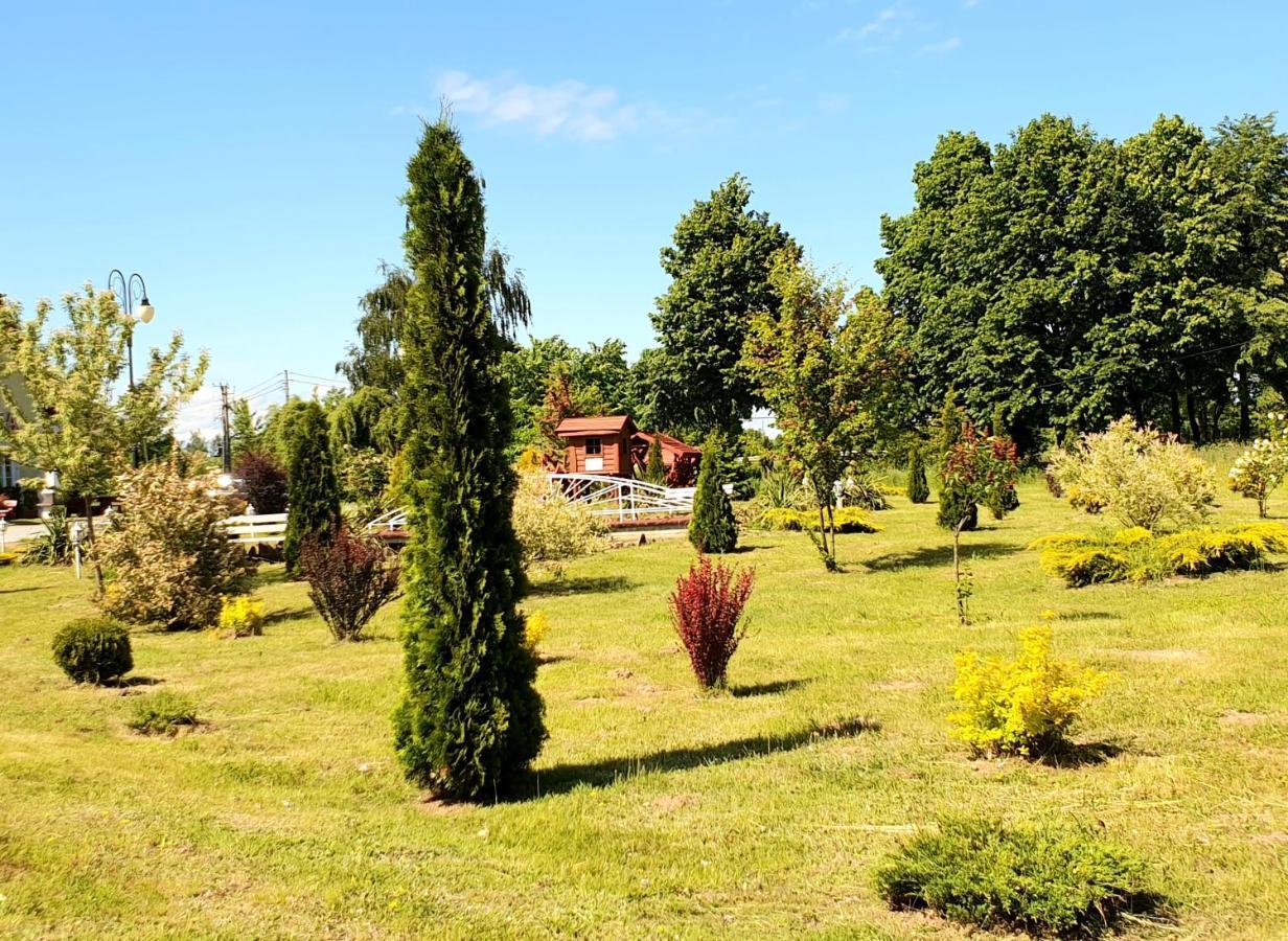 Willa Park Ostrowiec Swietokrzyski Bagian luar foto