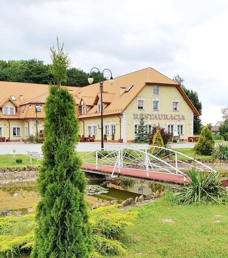 Willa Park Ostrowiec Swietokrzyski Bagian luar foto