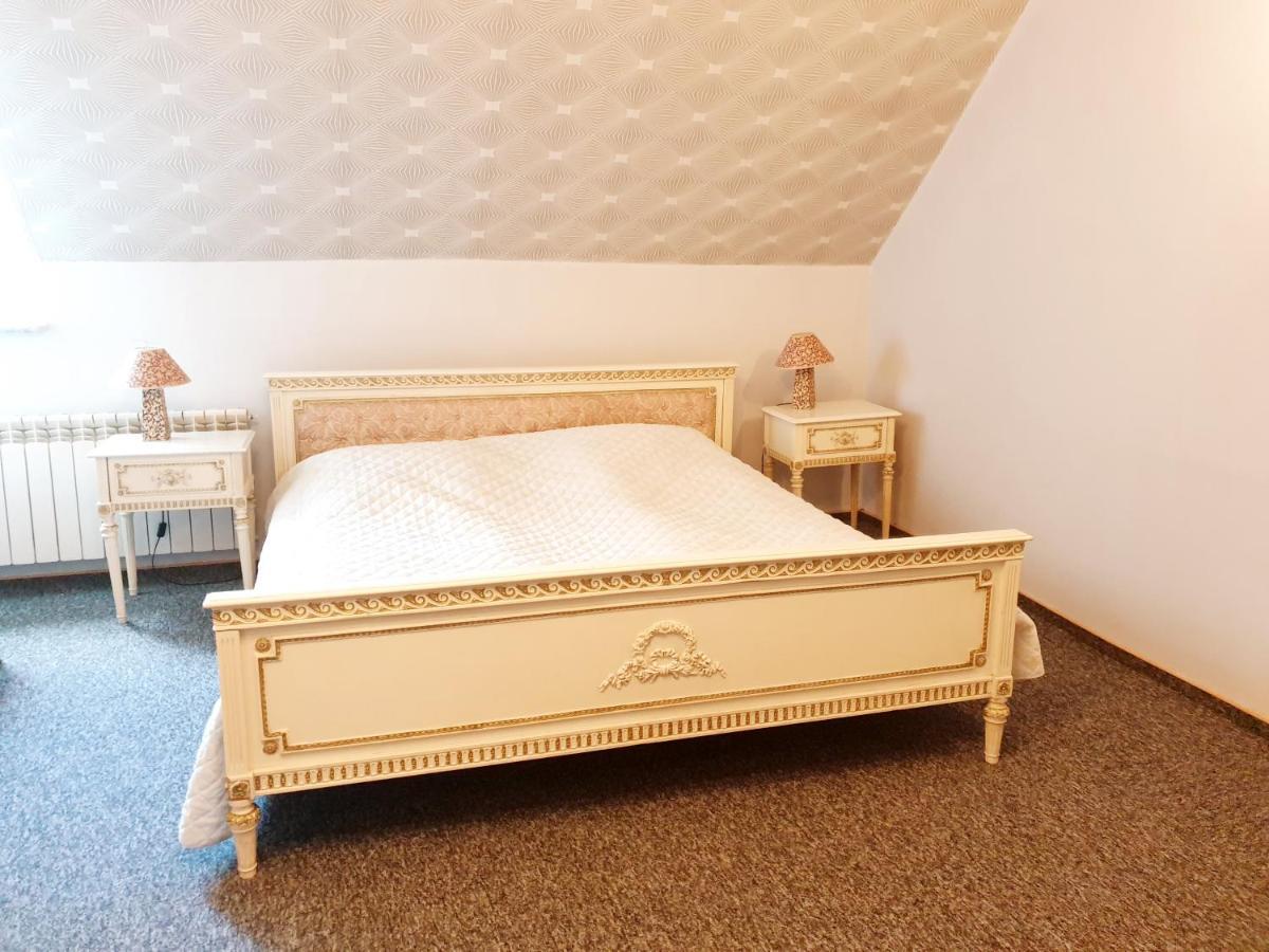 Willa Park Ostrowiec Swietokrzyski Bagian luar foto