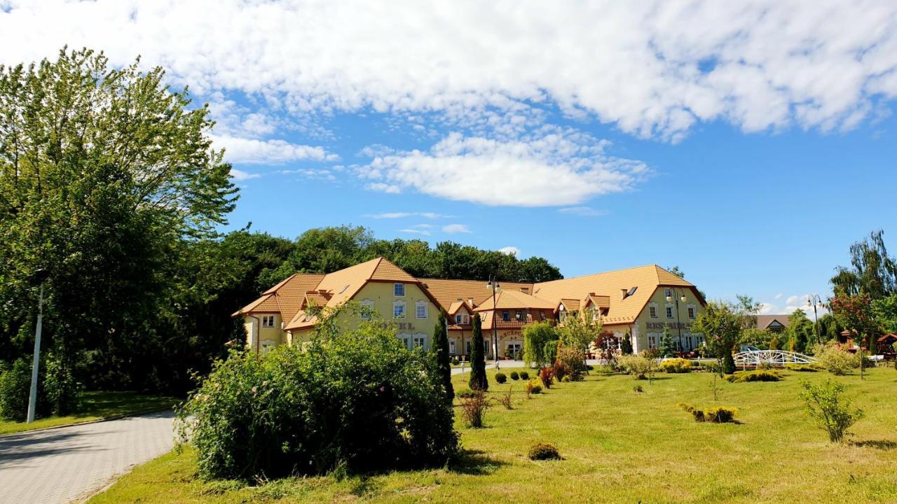 Willa Park Ostrowiec Swietokrzyski Bagian luar foto